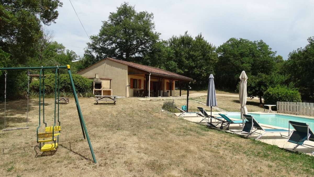 Maison 7000 m² à Saint-Aubin-De-Nabirat  - photo 4