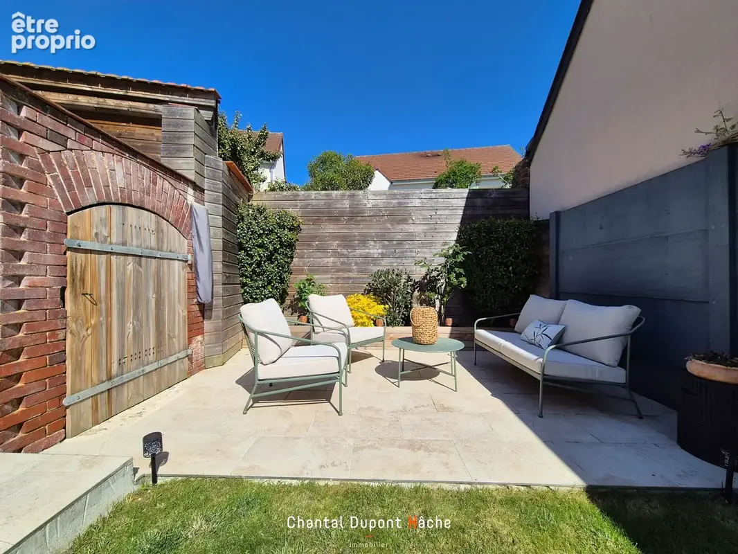 LE COUDRAY - Ancienne grange entièrement rénovée avec goût de 134m2 avec jardin et garage - photo 7