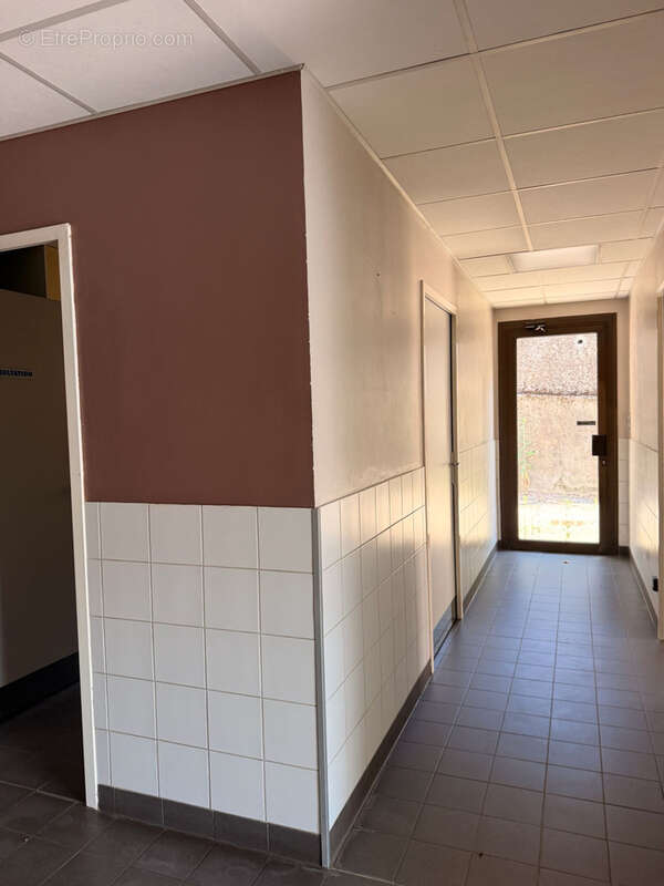 À VENDRE   Local commercial de 245 m2 au cœur d’Annonay - photo 6