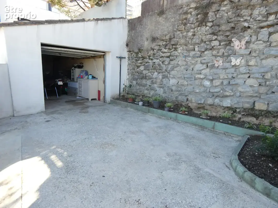 Alès , proche centre ville Maison louée avec deux appartements - photo 7