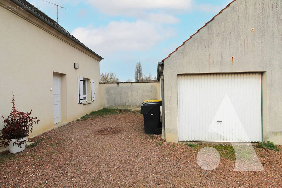 Maison à LONGUEIL-SAINTE-MARIE