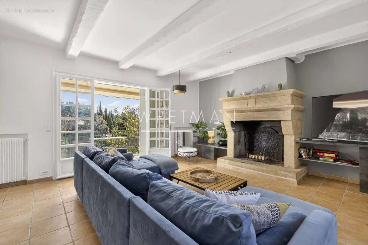 Maison à MANDELIEU-LA-NAPOULE