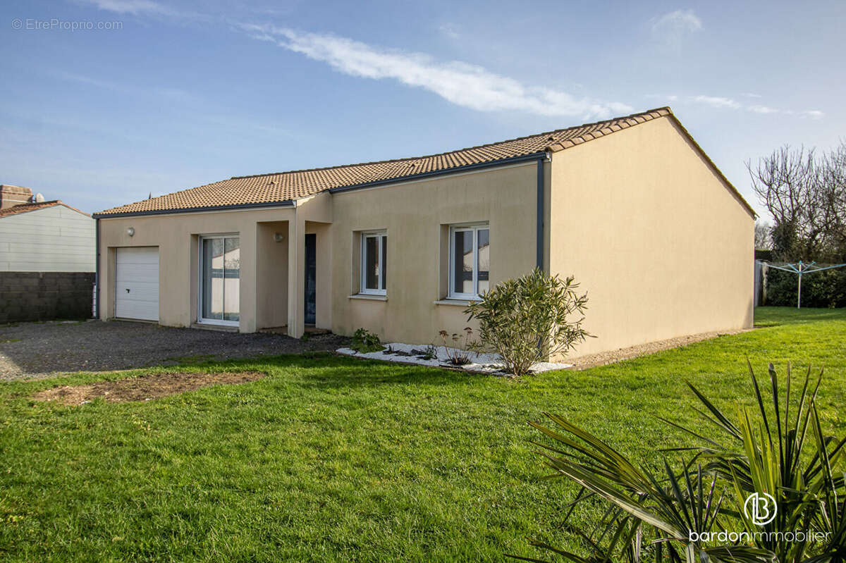 Maison à CHATEAUNEUF