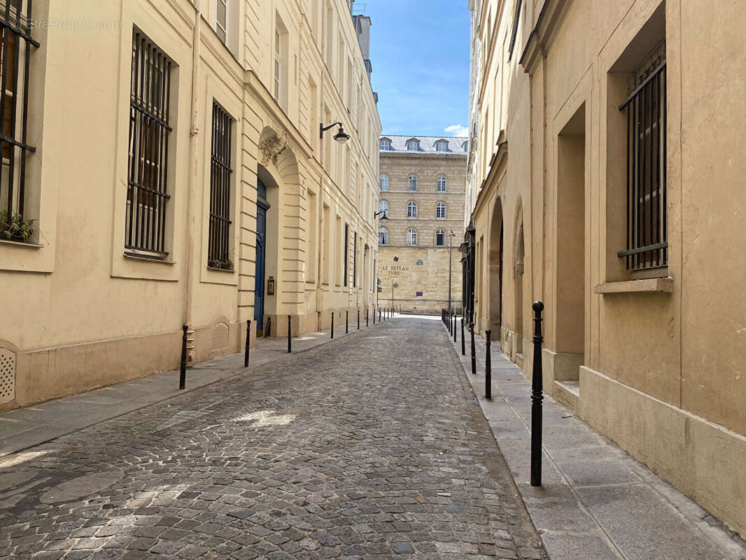 Paris 6e arrondissement - Quartier Saint-Sulpice - Atelier de 84 m2 - photo 8