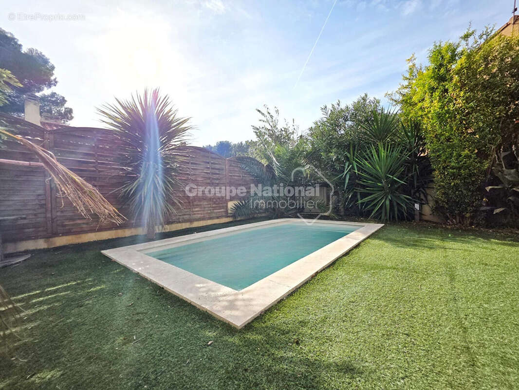 Maison à SAINT-CHAMAS