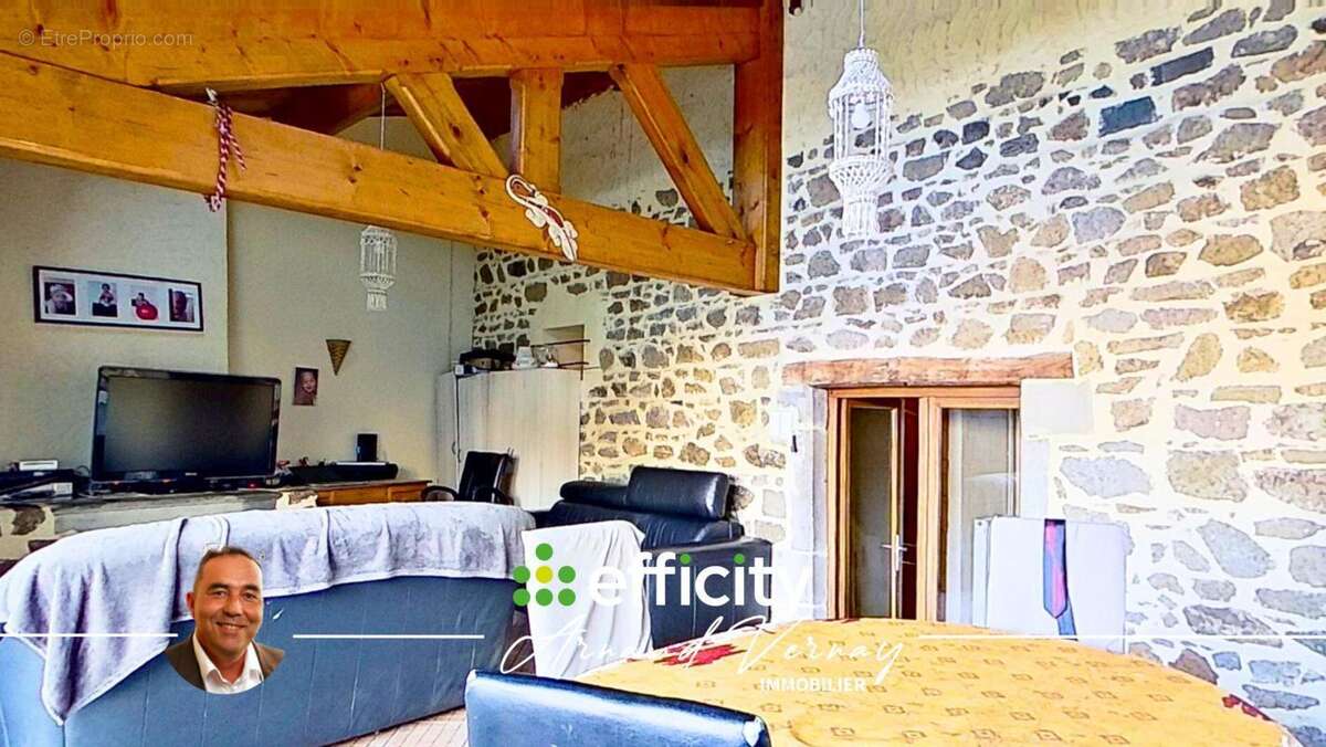 Maison à PONTCHARRA-SUR-TURDINE