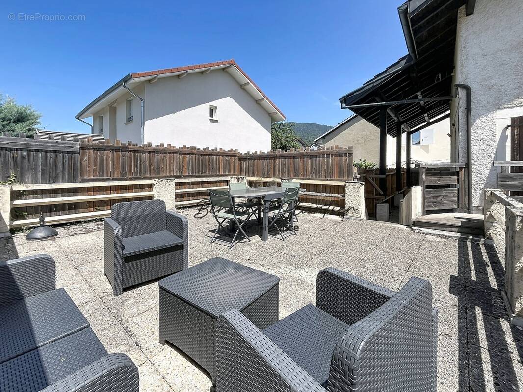 Appartement à CRANVES-SALES
