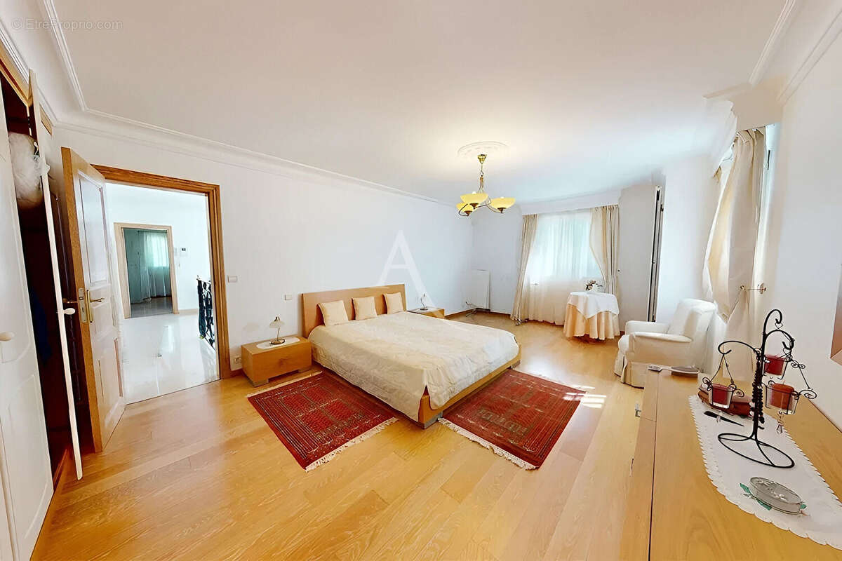 Maison à LAGNY-SUR-MARNE