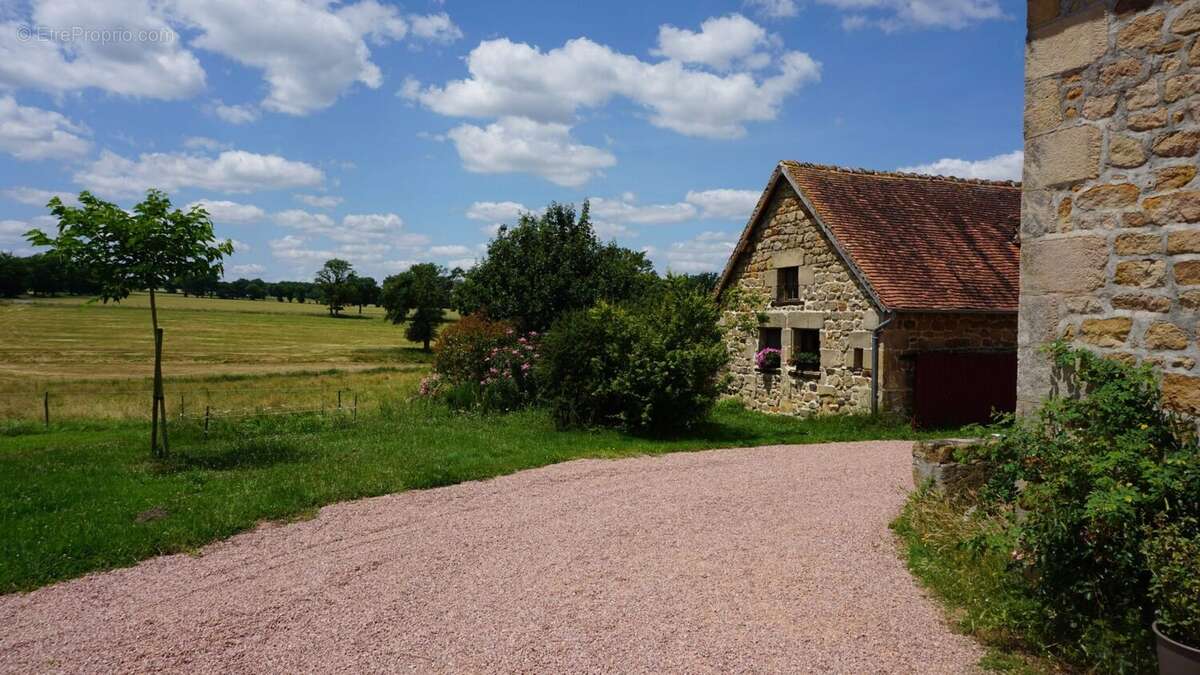Maison à COSNE-D&#039;ALLIER