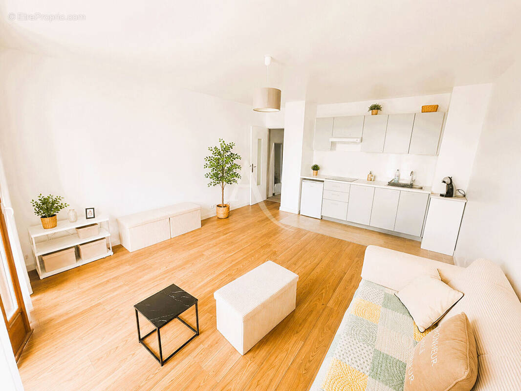 Appartement à FRESNES