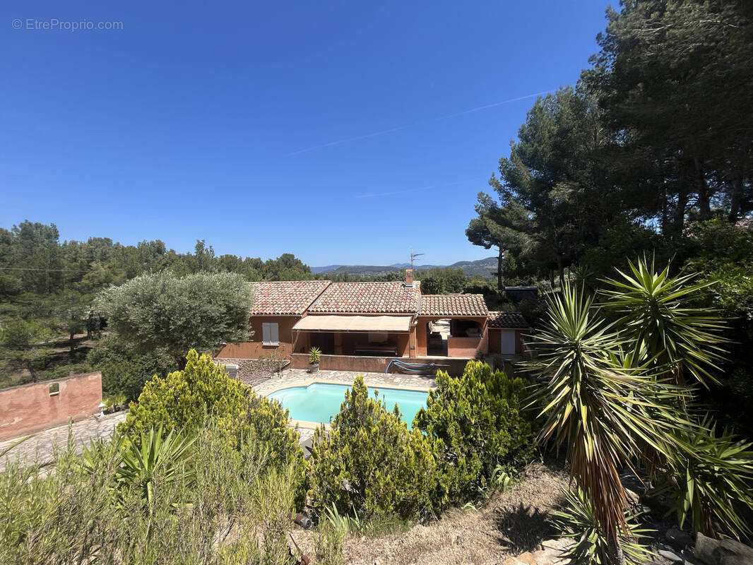 Maison à SAINT-CYR-SUR-MER