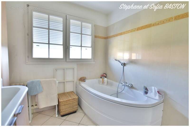 Maison à PONTS-ET-MARAIS