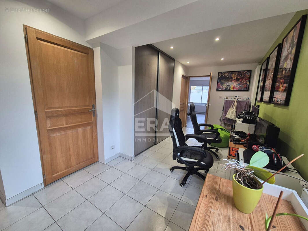 Maison à OSTRICOURT