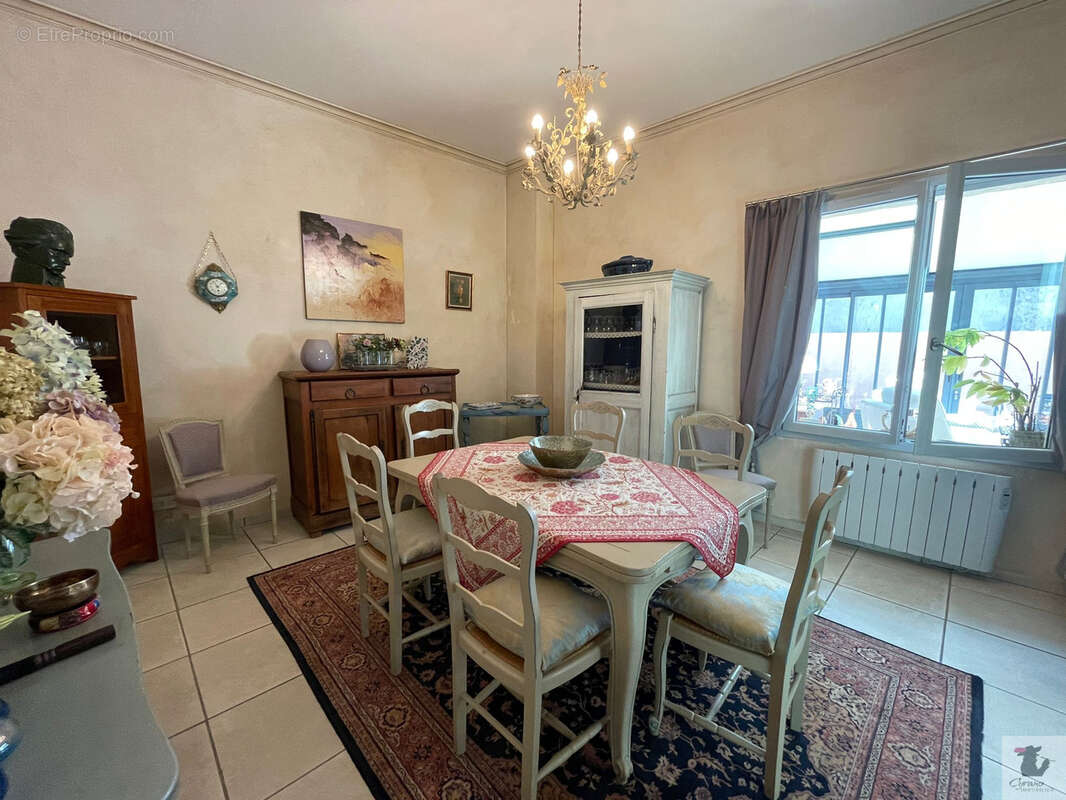 VIAGER / Maison de 190 m2 RESTAUREE  en plein coeur de BERGERAC, place parking privée - photo 6