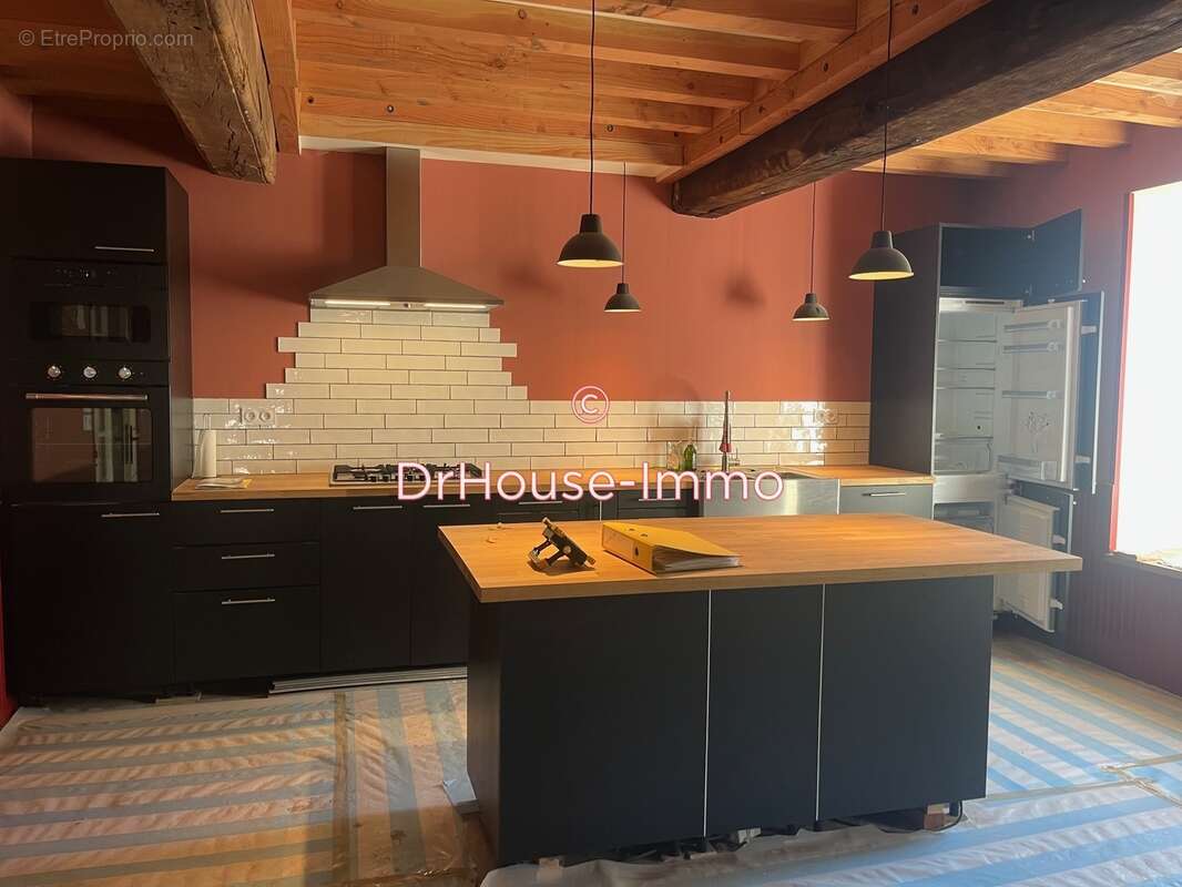 Maison à ROUSSILLON-EN-MORVAN