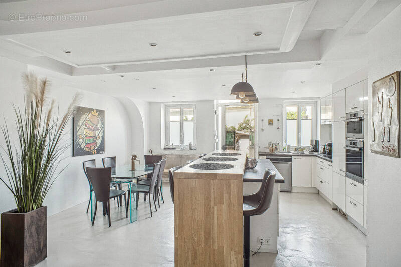 Maison à SAINT-CYR-AU-MONT-D&#039;OR