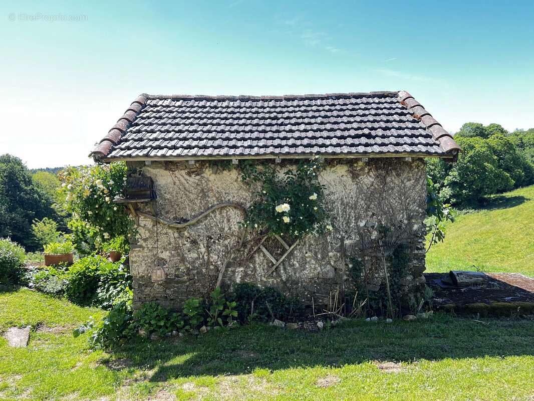 Maison à LACAPELLE-MARIVAL
