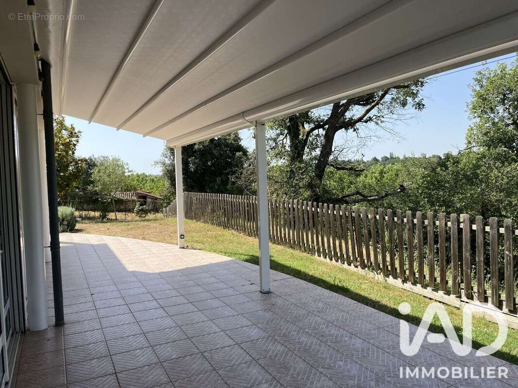 Maison 276 m² à Montmorillon  - photo 6
