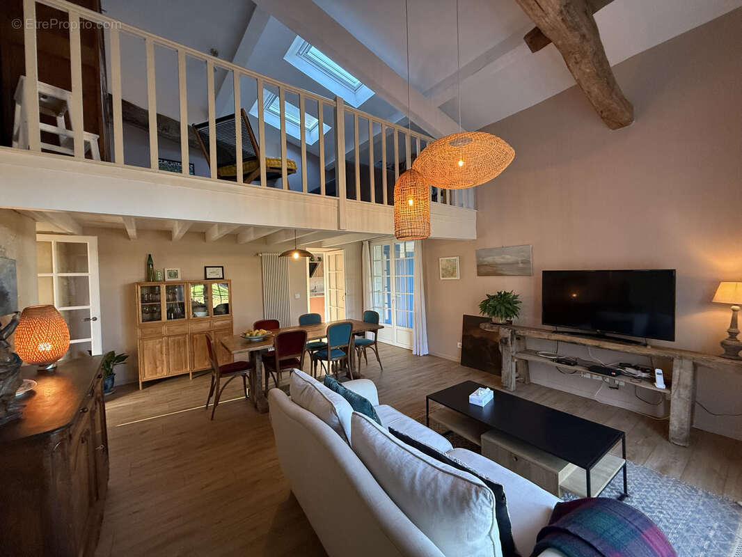 Maison à MORTAGNE-SUR-GIRONDE