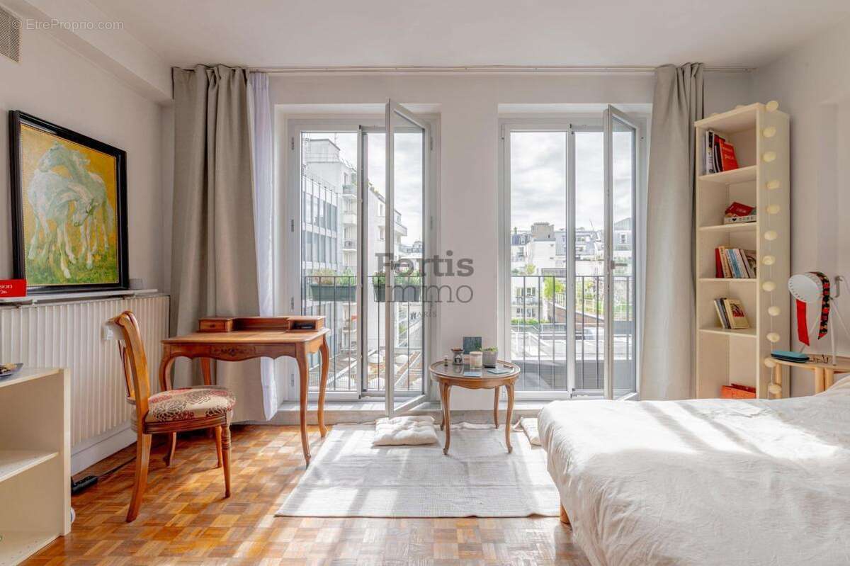 Appartement à PARIS-12E