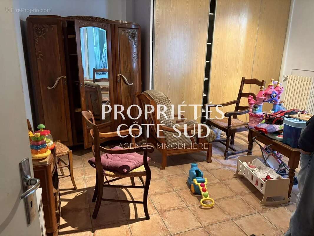 Maison à SAINT-LAURENT-DES-ARBRES