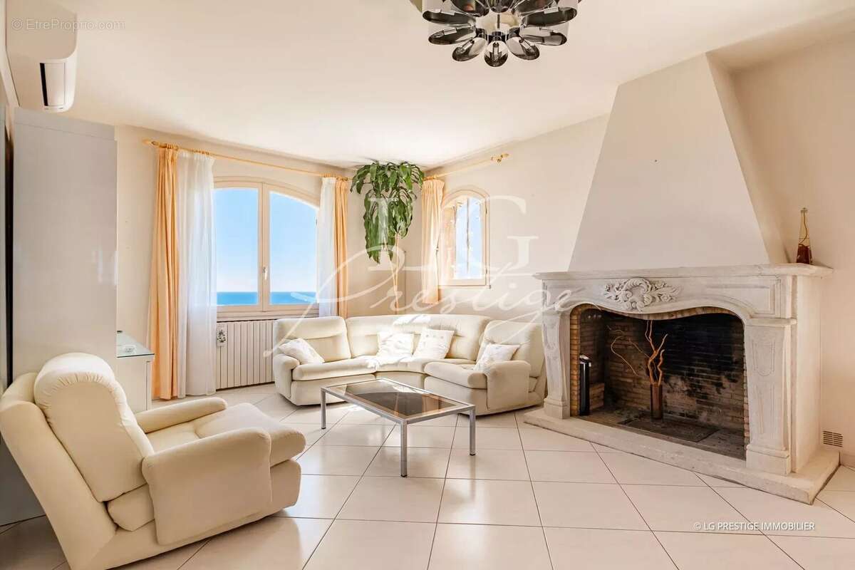 Maison à MANDELIEU-LA-NAPOULE