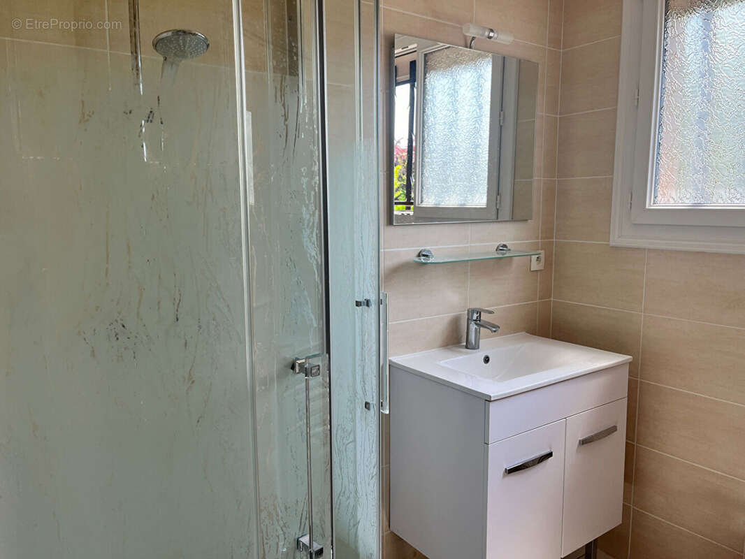 Maison à SAINT-DENIS-DE-L&#039;HOTEL