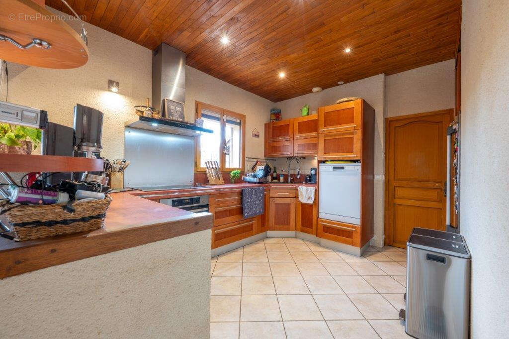 Agréable Contemporaine sur 2500 m2 avec vue et piscine hors sol - photo 8