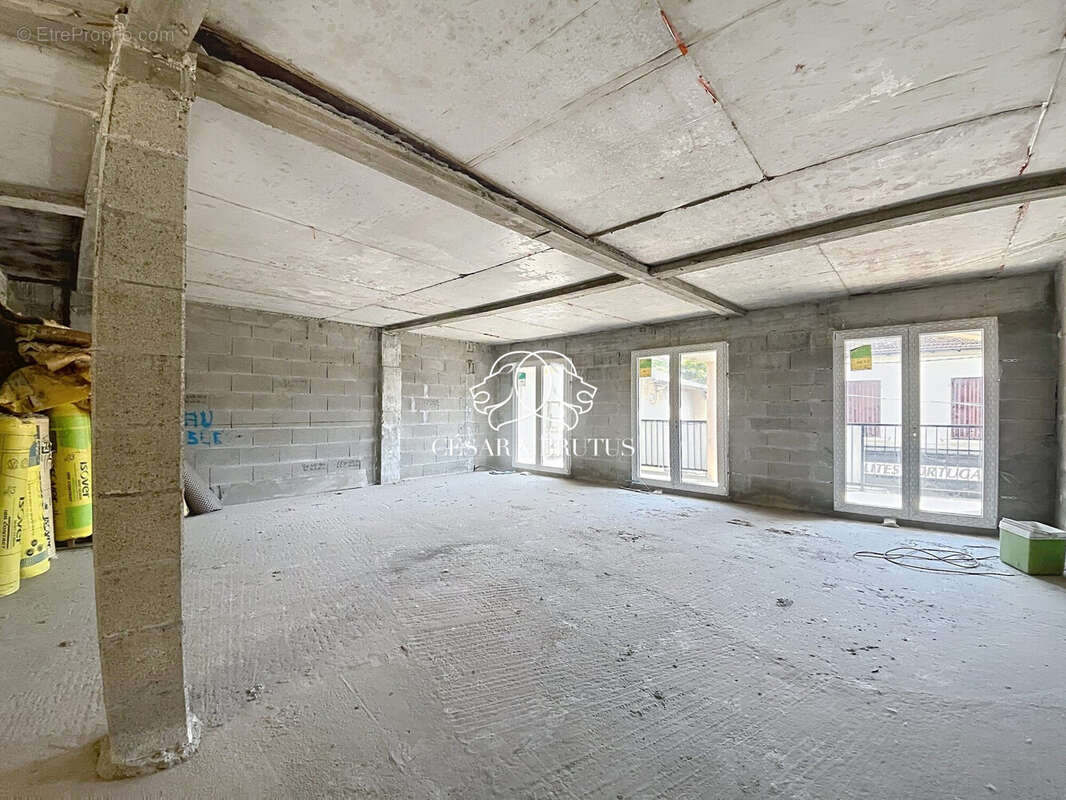 Appartement 696 m² à Le Peage-De-Roussillon  - photo 8