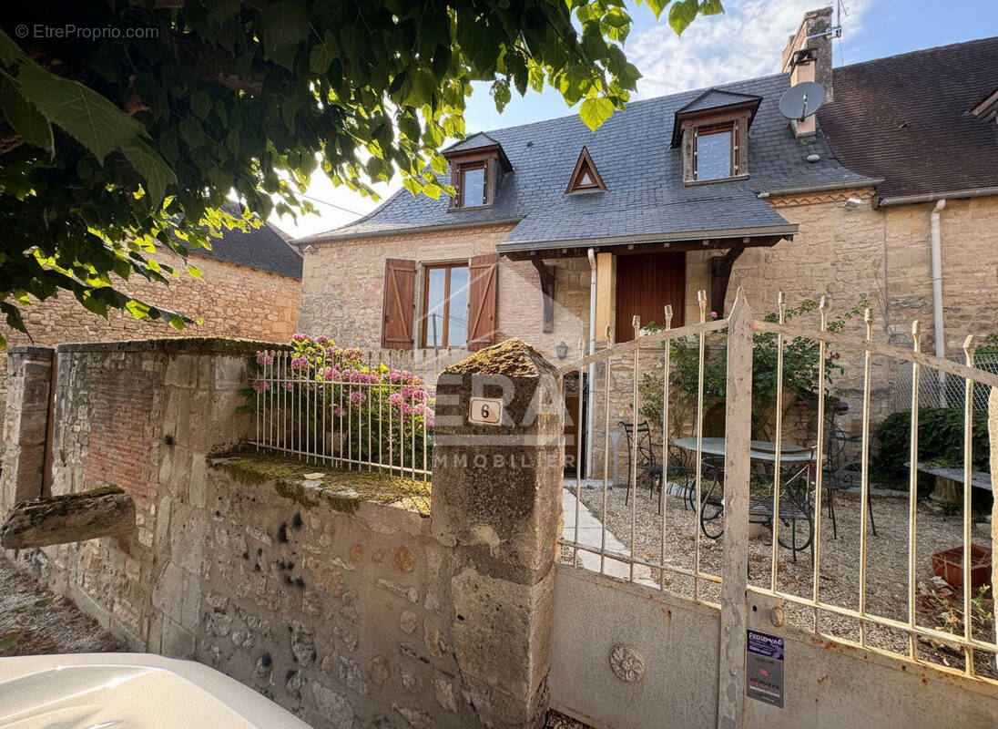 Maison à CHERVEIX-CUBAS