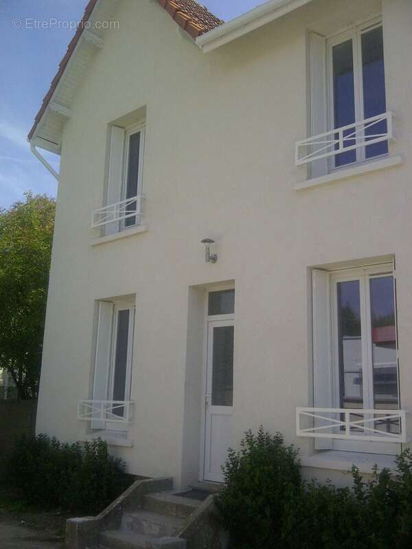 Maison à LE MESNIL-SAINT-DENIS