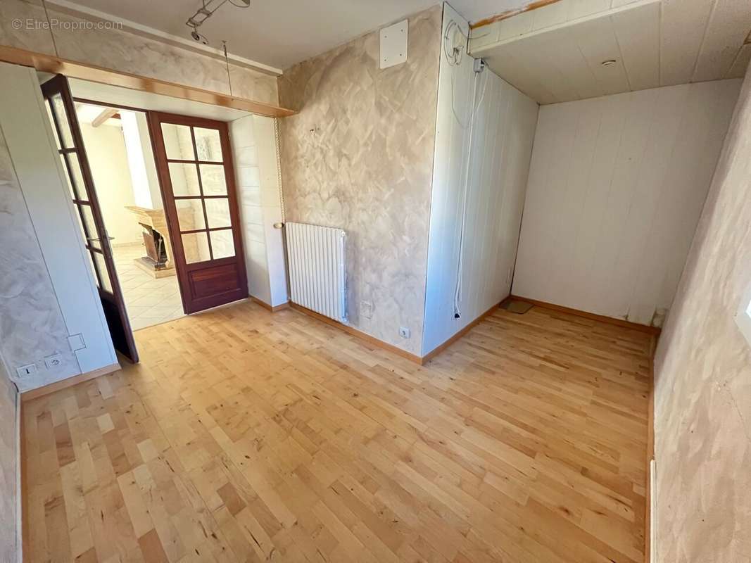 Maison à GROSBREUIL