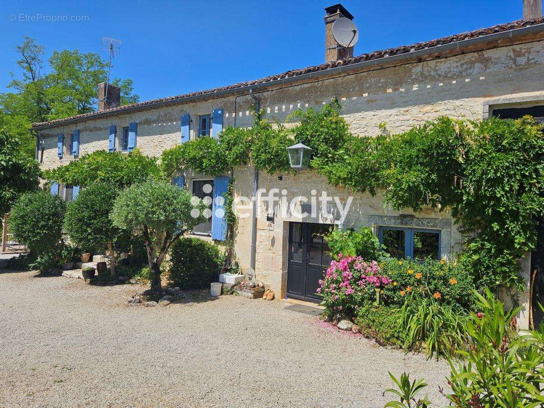 Maison à LA ROCHETTE