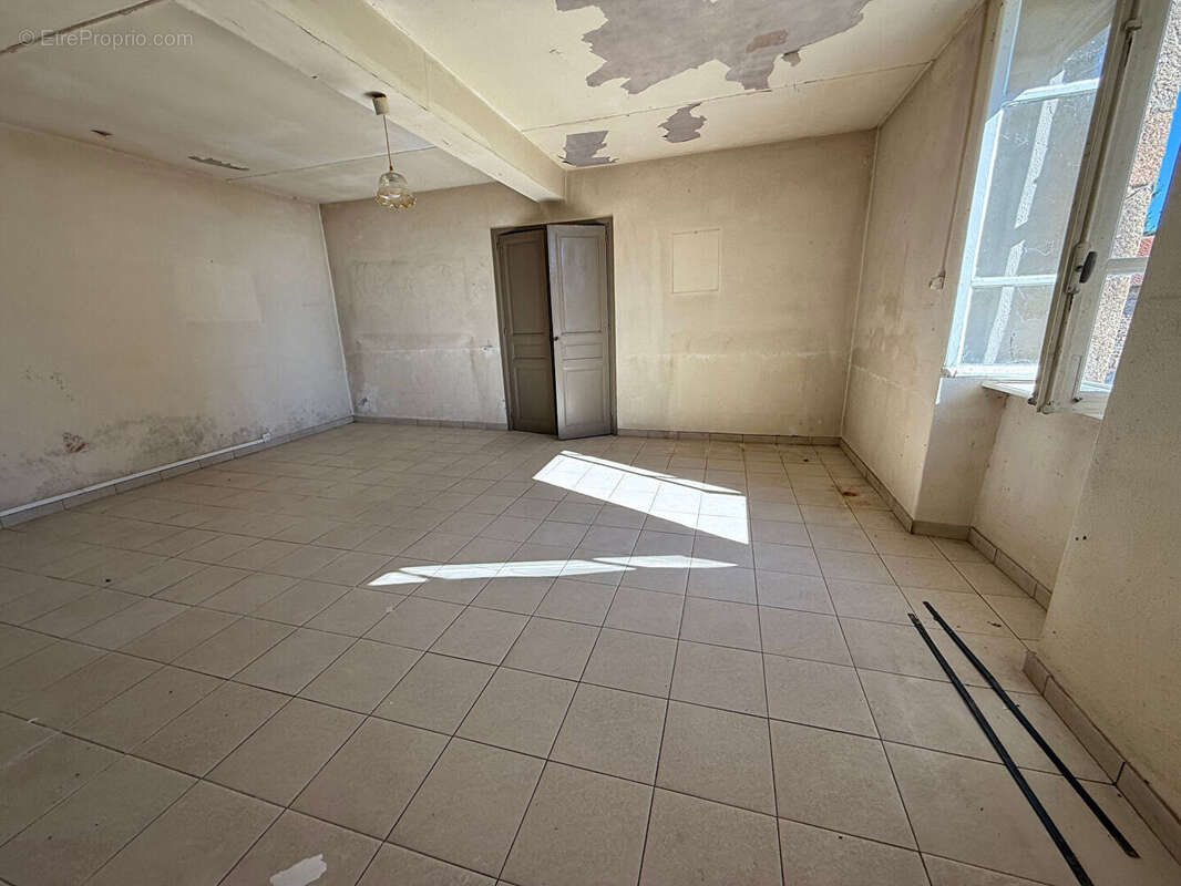 Maison à SAINT-JUST-EN-CHEVALET