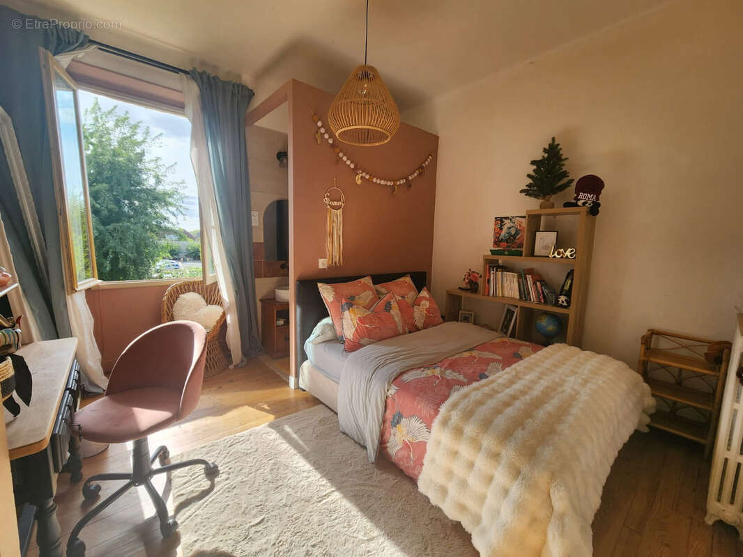 Maison à TERRASSON-LAVILLEDIEU