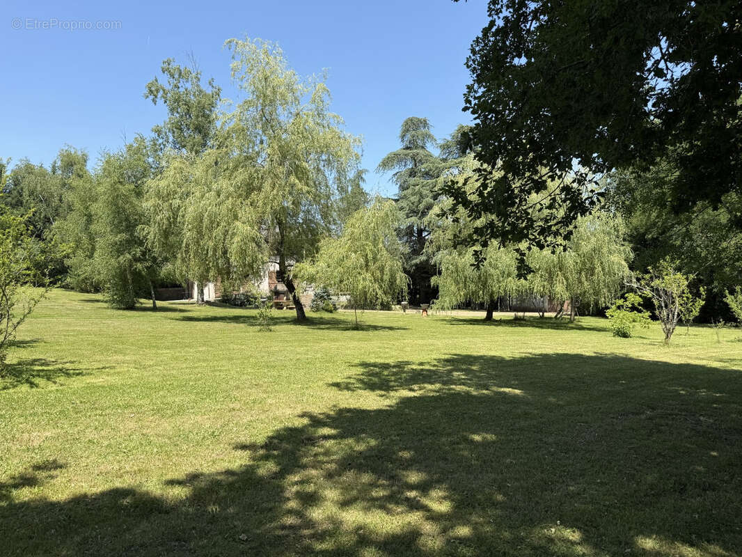 Maison à SAINT-CYR-LA-ROCHE