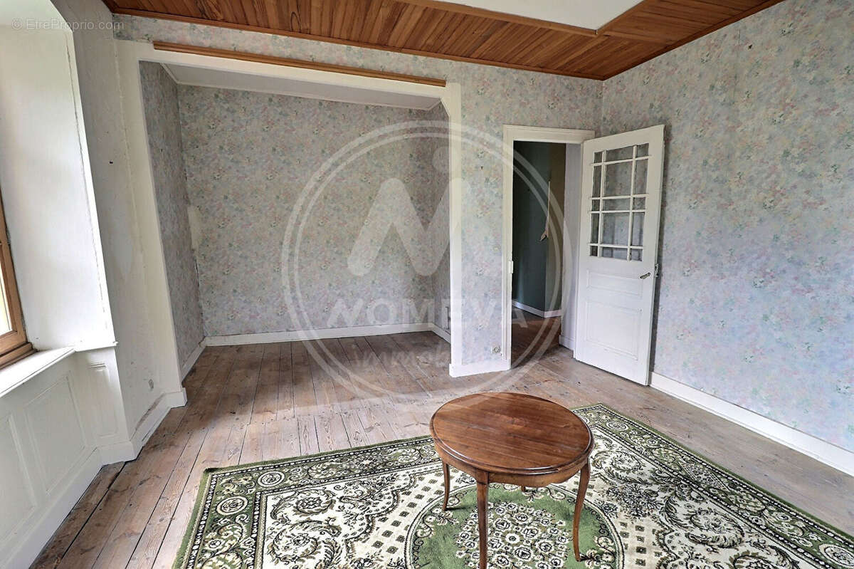 Maison à MONTREGARD