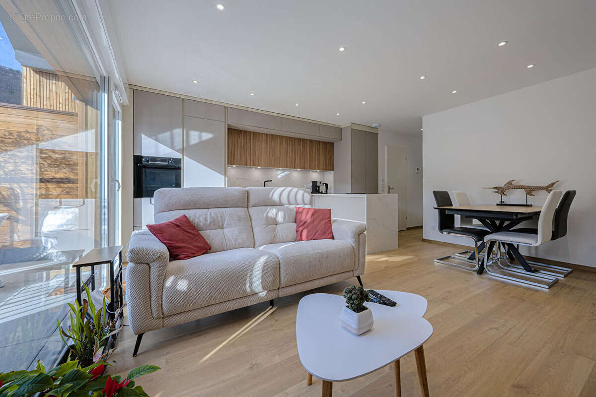 Appartement à DINGY-SAINT-CLAIR