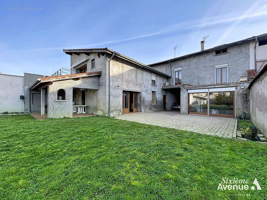 Maison à SAINT-SYMPHORIEN-D'OZON