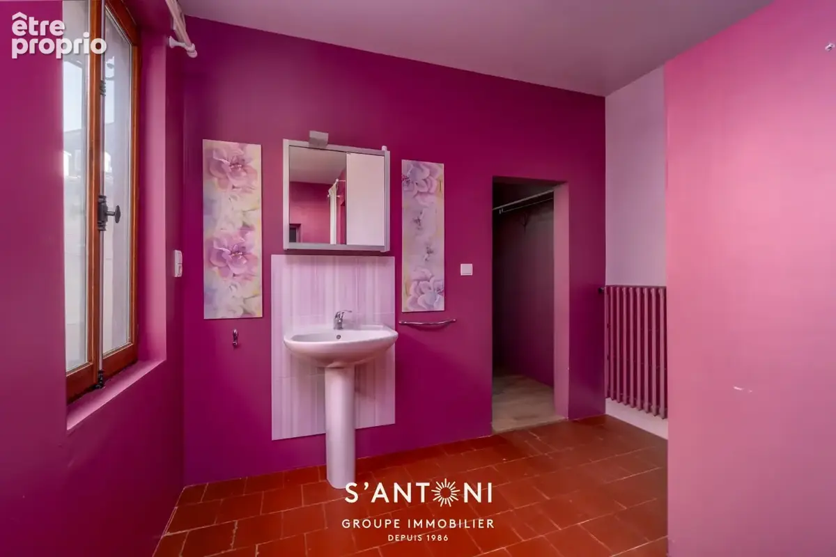 BESSAN: Maison de caractère 325 m² avec cour, proche centre et commodités - photo 16