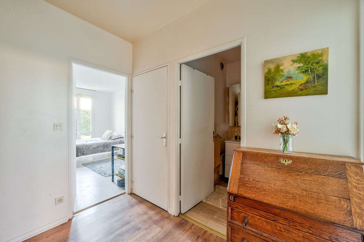 Commerce à ISSY-LES-MOULINEAUX