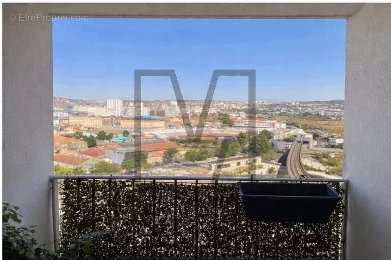 Appartement à MARSEILLE-3E