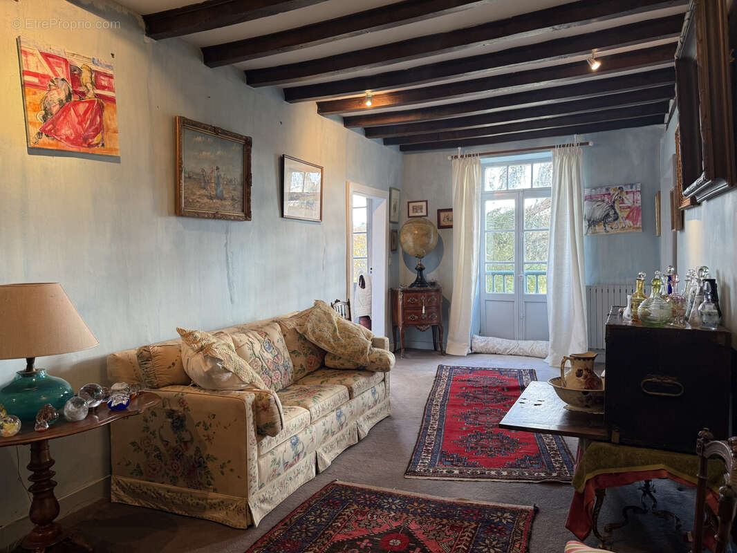 Maison à CASTELNAU-D'AUZAN