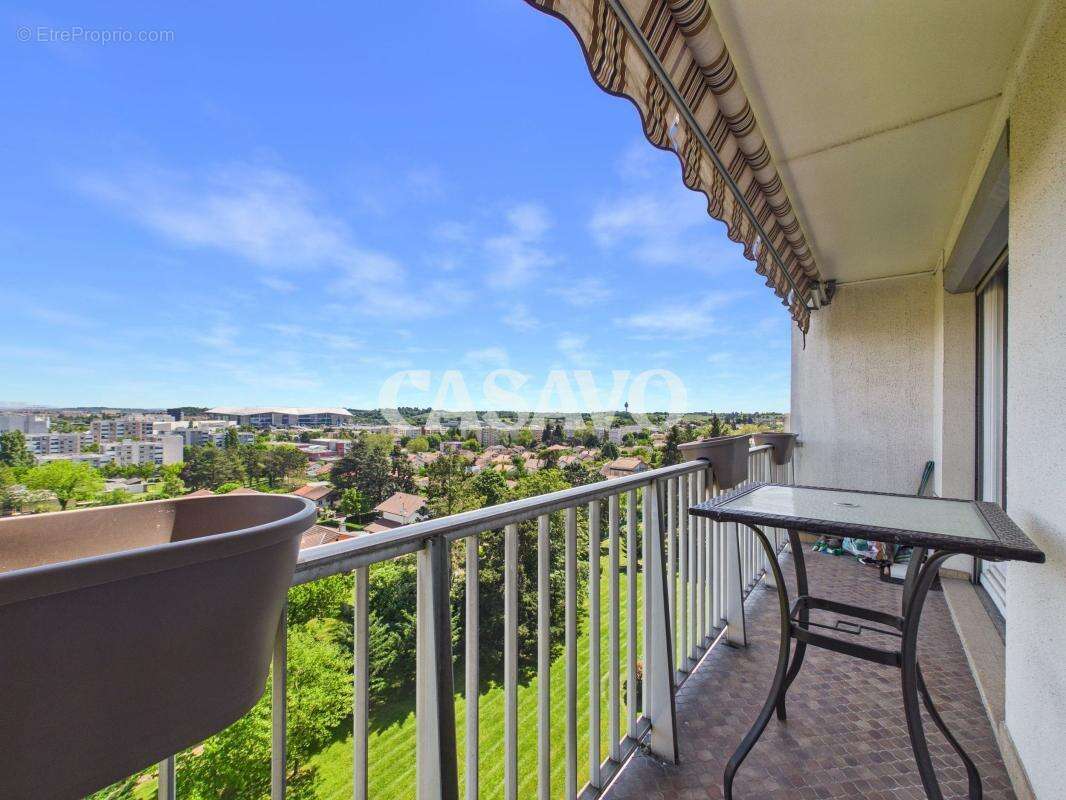 Appartement à DECINES-CHARPIEU
