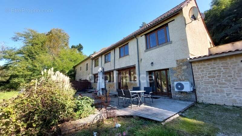 Maison à CARSAC-AILLAC