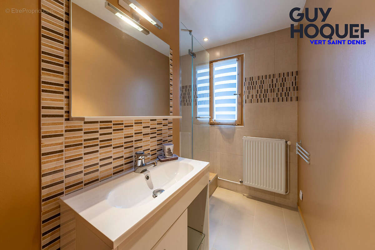 Maison à VERT-SAINT-DENIS