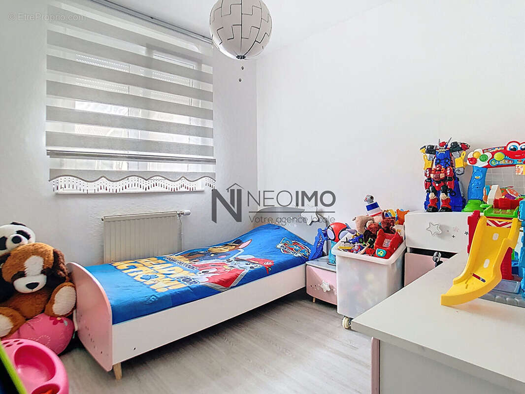 Maison à NEUFCHATEAU