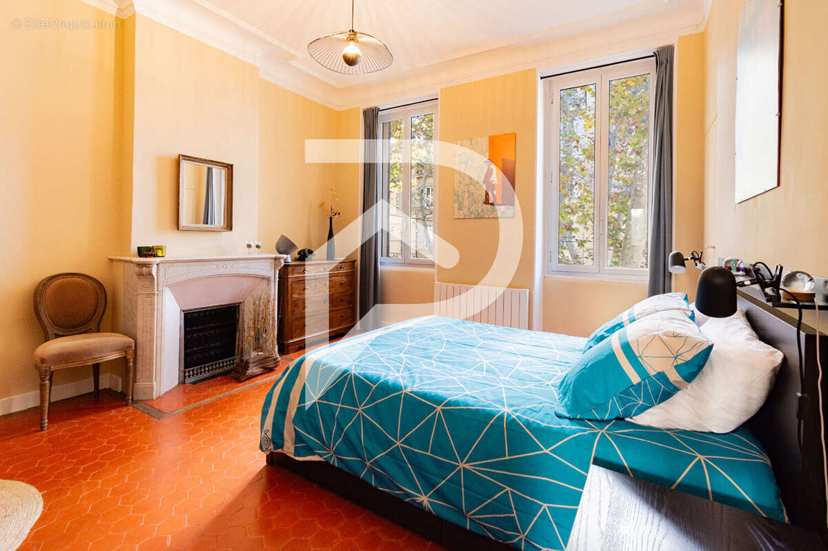 Appartement à MARSEILLE-5E