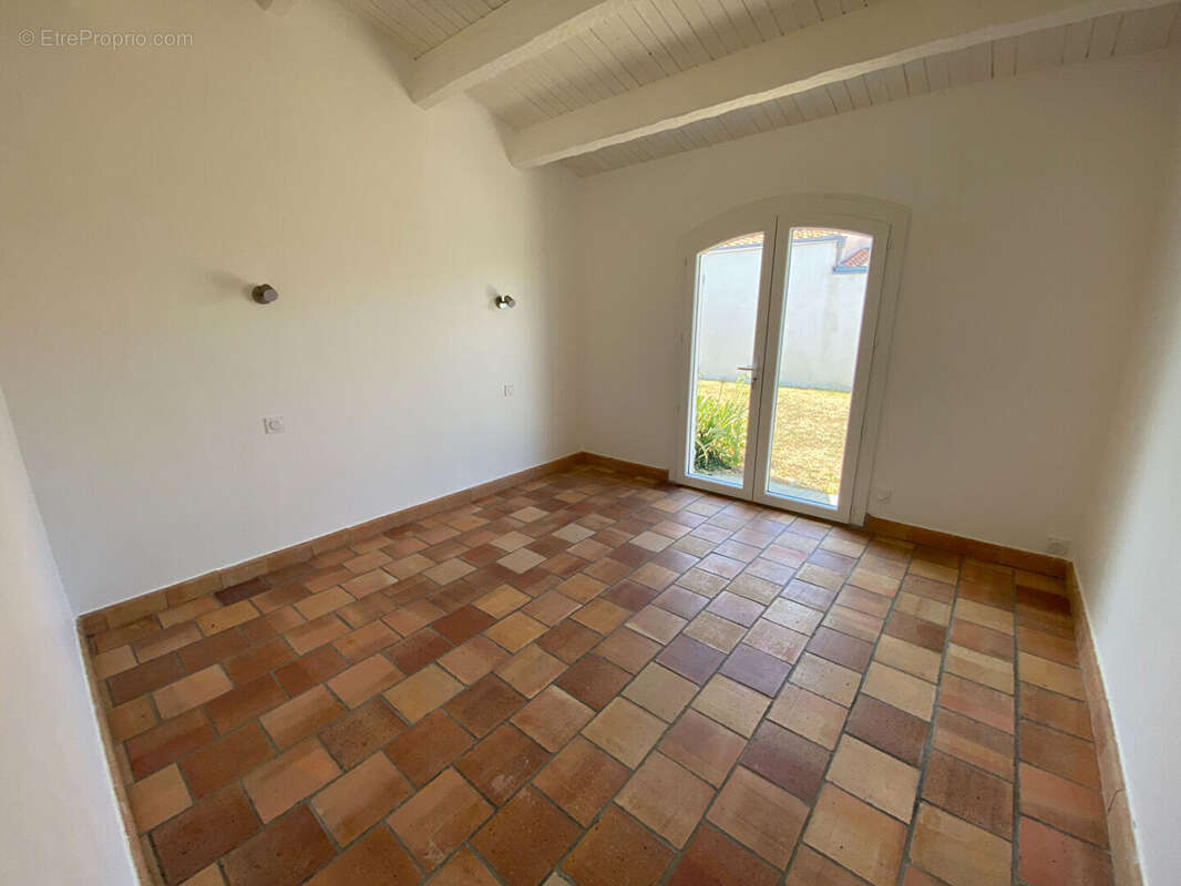 À 400 m de la plage - Maison de charme sur 1 000 m² de terrain - photo 11