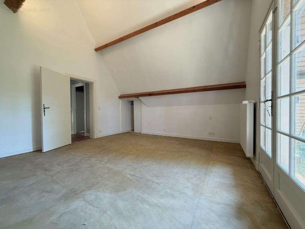 Maison à NESLES